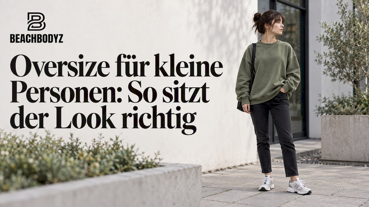 Kleine Person trägt ein Oversize-Sweatshirt und enge Hose