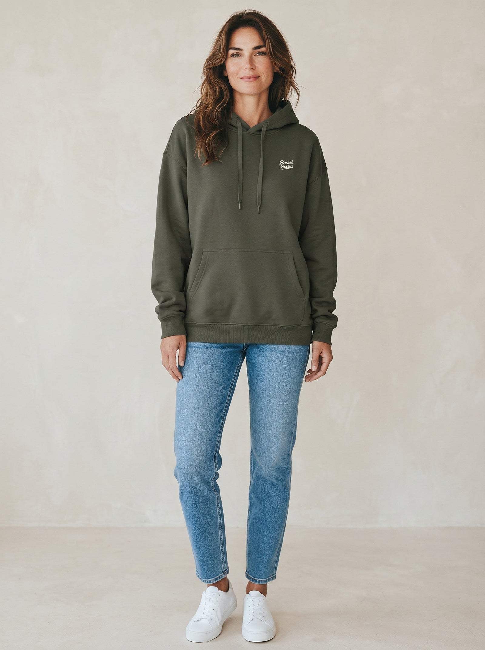 Oversize Hoodie richtig stylen: 10 Outfit-Ideen für Männer und Frauen 2026