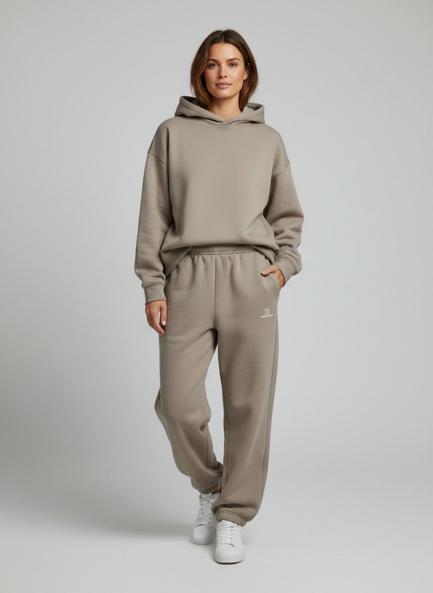 BeachBodyz® beige fluffy oversized jogginghose with elastic waistband and drawstring. Soft, comfortable loungewear.