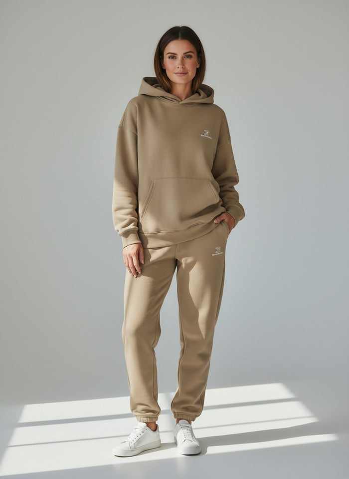 BeachBodyz® beige fluffy oversized jogginghose with elastic waistband and drawstring. Soft, comfortable loungewear.
