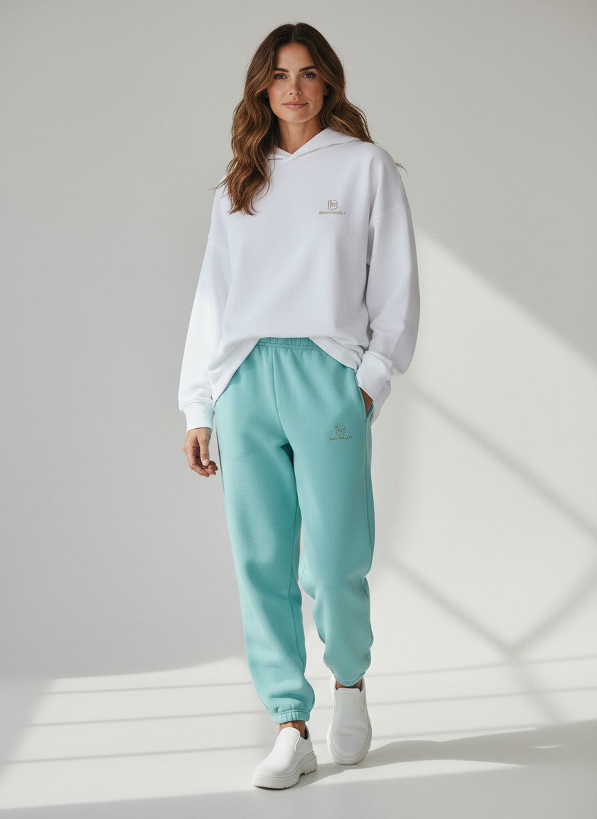 BeachBodyz® Beryl Blue fluffy oversized jogginghose with elastic waistband and drawstring. Soft cotton blend for ultimate comfort.