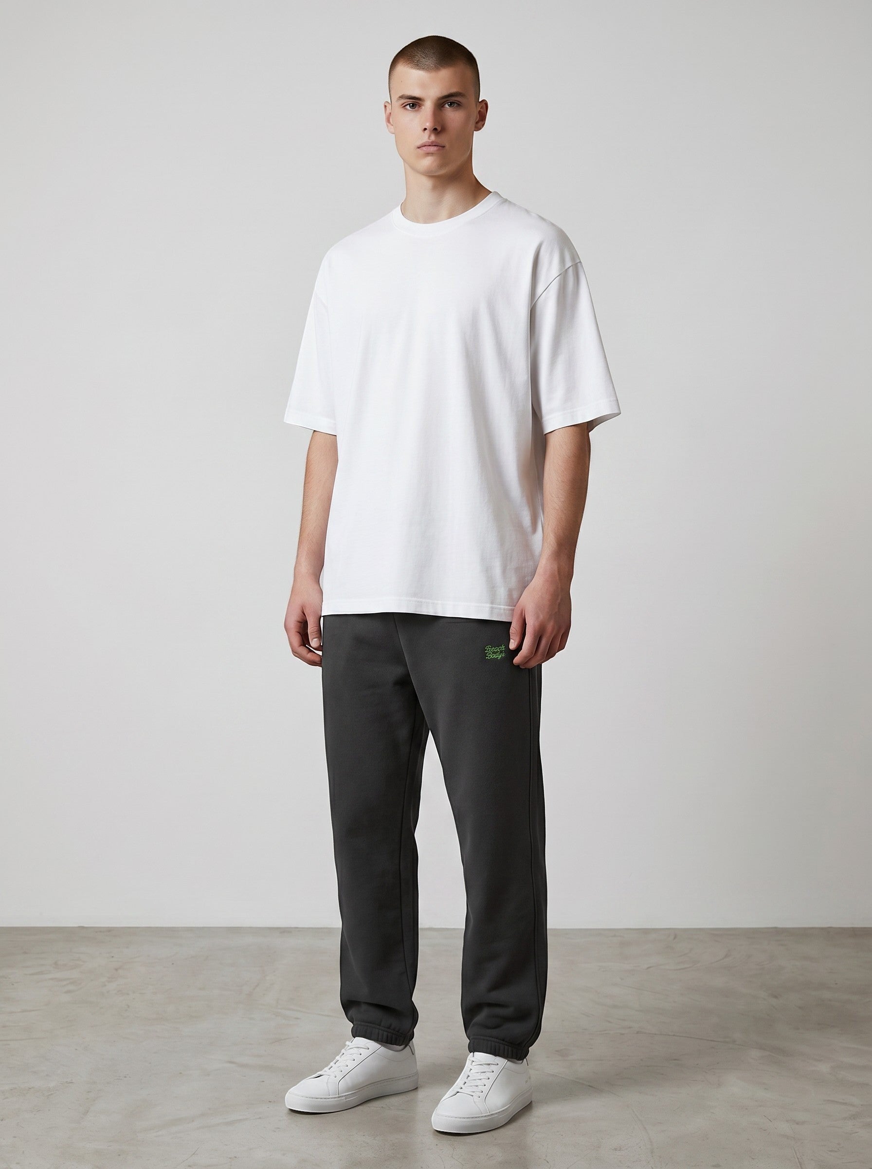 BeachBodyz® black oversized fluffy jogging pants with elastic waistband and drawstring. Comfortable streetwear.