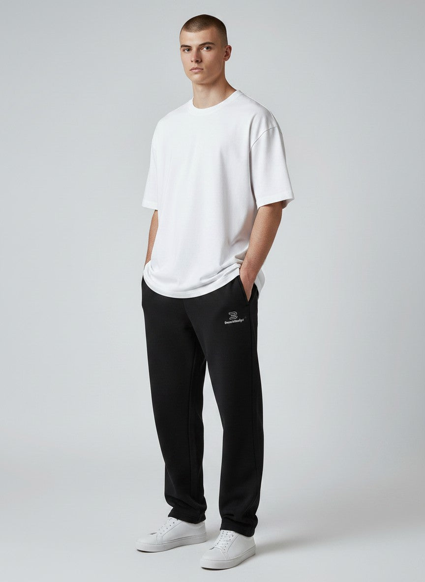 BeachBodyz® black fluffy oversized jogginghose with elastic waistband and drawstring. Comfortable and stylish for loungewear.