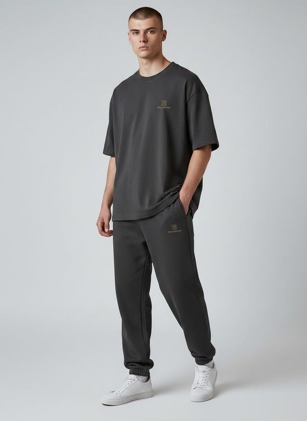 BeachBodyz® black oversized fluffy jogginghose with elastic waistband and drawstring, made from soft cotton blend.