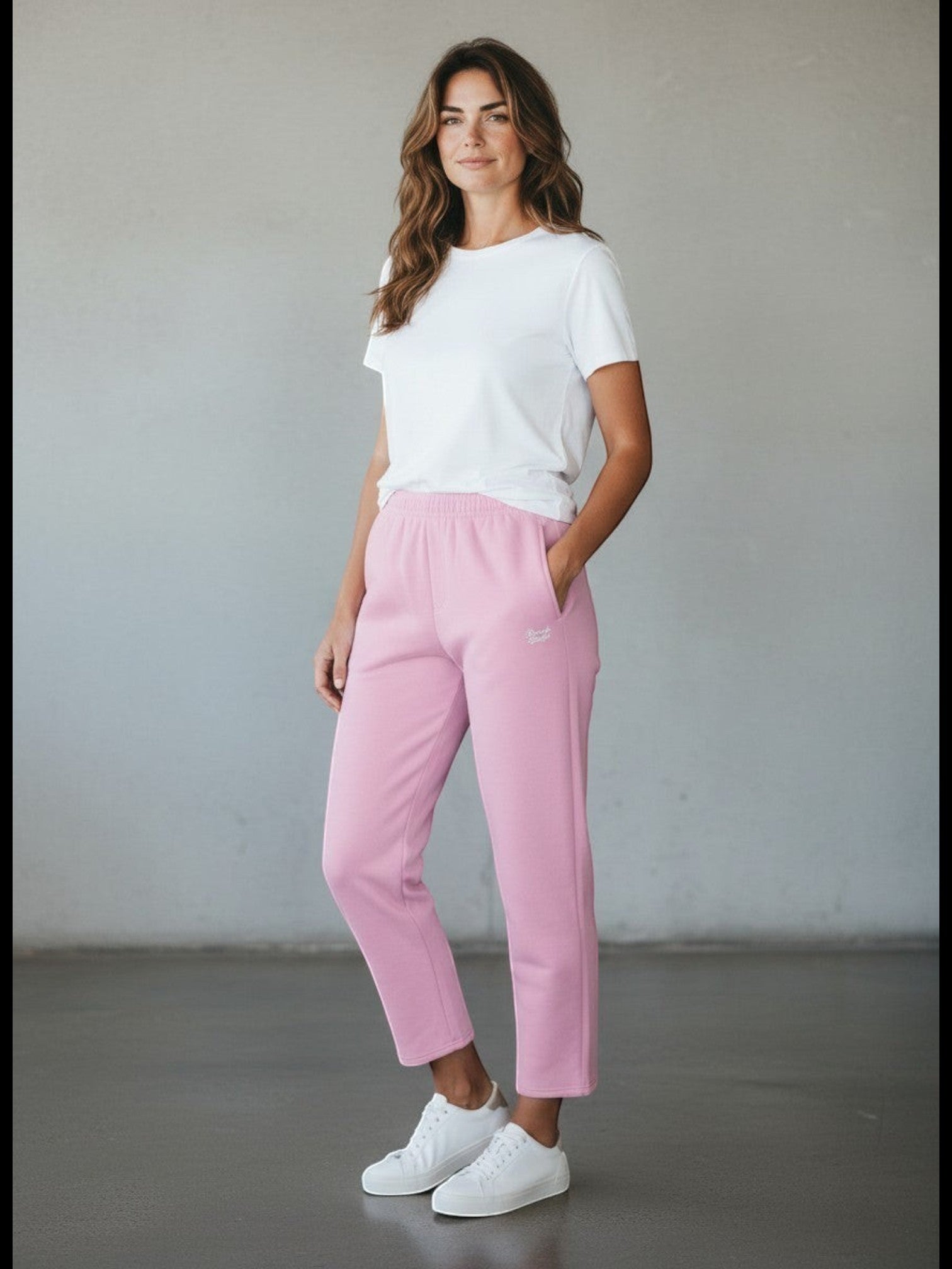 BeachBodyz® soft pink cotton blend premium jogginghose with embroidered logo and elastic waistband.
