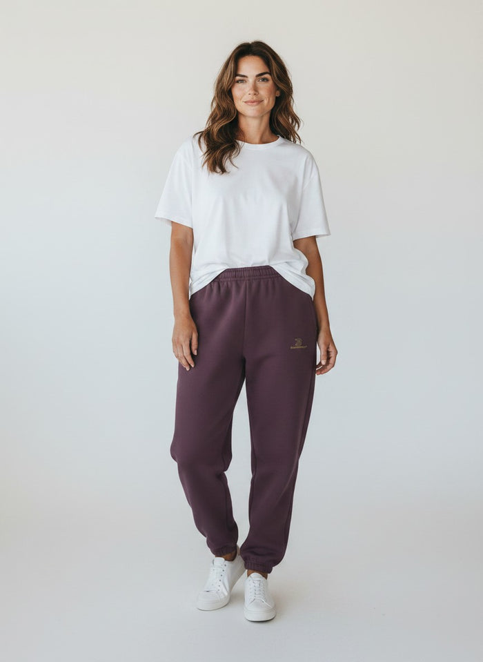 BeachBodyz® plum purple oversized fluffy jogginghose with elastic waistband and drawstring.