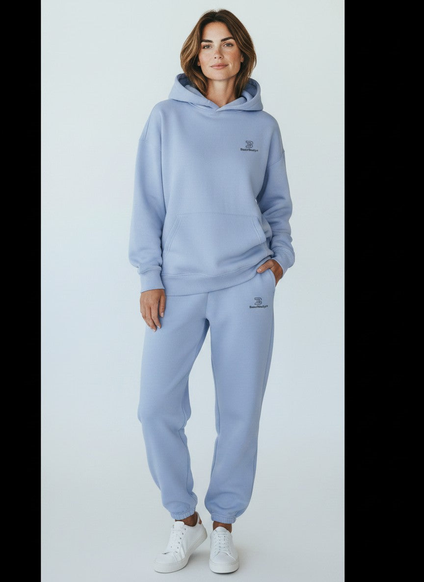 BeachBodyz® powder blue fluffy oversized jogginghose with elastic waistband and cuffs, made from a soft cotton-polyester blend.