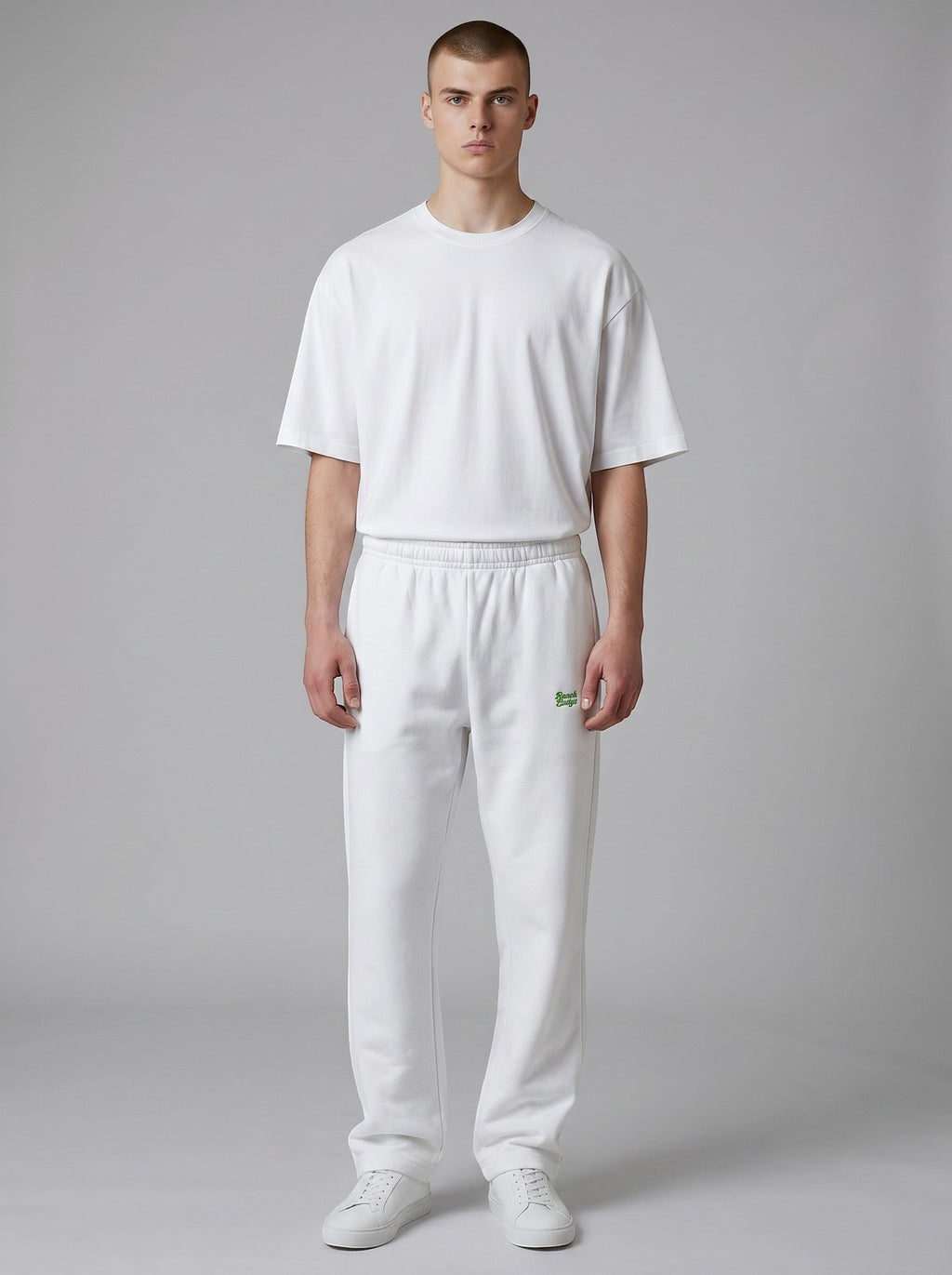 BeachBodyz® white fluffy oversized jogginghose with embroidered logo. Comfortable cotton blend for ultimate coziness.