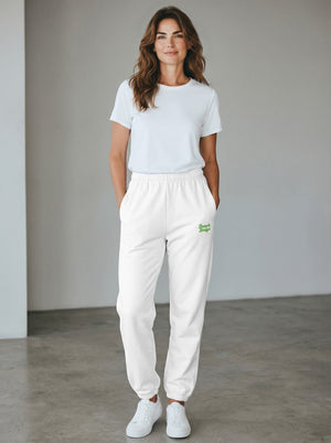 BeachBodyz® white fluffy oversized jogginghose with elastic waistband and drawstring. Soft cotton blend for ultimate comfort.